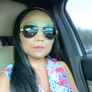 Meet your Posher, Em